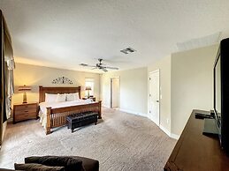 4 Bed 4 Bath With Private Pool/spa 4 Bedroom Home by RedAwning