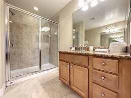 4 Bed 4 Bath With Private Pool/spa 4 Bedroom Home by RedAwning