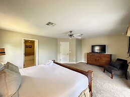 4 Bed 4 Bath With Private Pool/spa 4 Bedroom Home by RedAwning