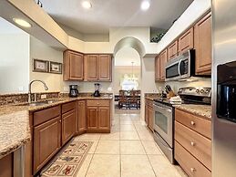 4 Bed 4 Bath With Private Pool/spa 4 Bedroom Home by RedAwning