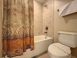 4 Bed 4 Bath With Private Pool/spa 4 Bedroom Home by RedAwning