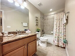 4 Bed 4 Bath With Private Pool/spa 4 Bedroom Home by RedAwning