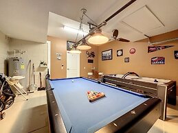 4 Bed 4 Bath With Private Pool/spa 4 Bedroom Home by RedAwning