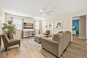 6 Beautiful Bedrooms 6 Baths Pool & Spa 6 Home by RedAwning