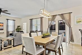 6 Beautiful Bedrooms 6 Baths Pool & Spa 6 Home by RedAwning