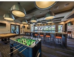 6 Beautiful Bedrooms 6 Baths Pool & Spa 6 Home by RedAwning