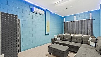 New Home 7 Bed Solara Resort Private Pool/spa 7 Bedroom Home by RedAwn