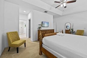 Large 7 Bed In Solterra Pool, Spa Near Disney 7 Bedroom Home by RedAwn