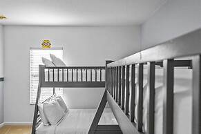 Large 7 Bed In Solterra Pool, Spa Near Disney 7 Bedroom Home by RedAwn