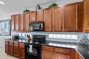 Large 7 Bed In Solterra Pool, Spa Near Disney 7 Bedroom Home by RedAwn