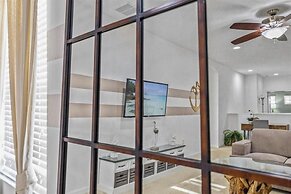 Large 7 Bed In Solterra Pool, Spa Near Disney 7 Bedroom Home by RedAwn