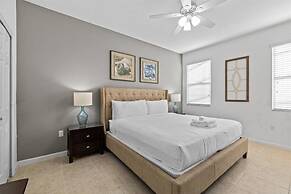 Large 7 Bed In Solterra Pool, Spa Near Disney 7 Bedroom Home by RedAwn