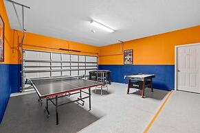 Large 7 Bed In Solterra Pool, Spa Near Disney 7 Bedroom Home by RedAwn