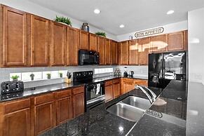 Large 7 Bed In Solterra Pool, Spa Near Disney 7 Bedroom Home by RedAwn