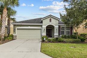 Fun In The Sun 5 Bed 5 Bath - Pool Near Disney 5 Bedroom Home by RedAw