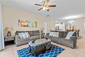 Fun In The Sun 5 Bed 5 Bath - Pool Near Disney 5 Bedroom Home by RedAw