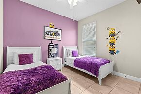 Fun In The Sun 5 Bed 5 Bath - Pool Near Disney 5 Bedroom Home by RedAw