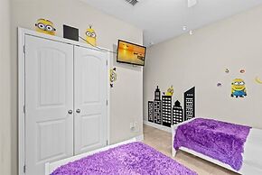 Fun In The Sun 5 Bed 5 Bath - Pool Near Disney 5 Bedroom Home by RedAw