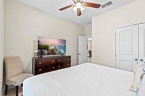 Fun In The Sun 5 Bed 5 Bath - Pool Near Disney 5 Bedroom Home by RedAw