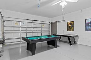 Fun In The Sun 5 Bed 5 Bath - Pool Near Disney 5 Bedroom Home by RedAw