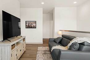 Sunshine & Happiness #7 3 Bedroom Townhouse