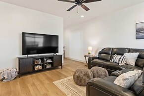 Sunshine & Happiness #7 3 Bedroom Townhouse