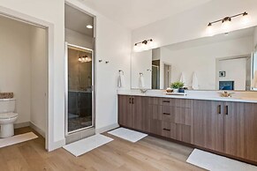 Sunshine & Happiness #7 3 Bedroom Townhouse