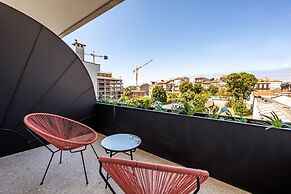 Nomad s Lux - 1bdr Almada Cool