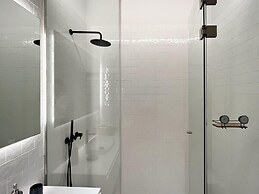 Nomad s Lux - 1bdr Almada Cool