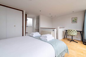 Stylish Kings-cross Maisonette