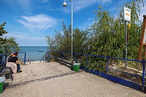 Jantaris Apartment by Renters Prestige