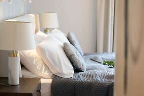 Jantaris Apartment by Renters Prestige