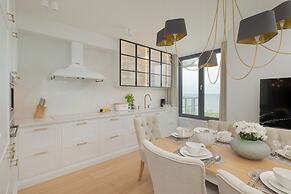 Jantaris Apartment by Renters Prestige