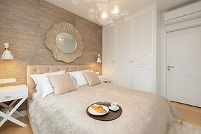 Jantaris Apartment by Renters Prestige