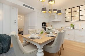 Jantaris Apartment by Renters Prestige