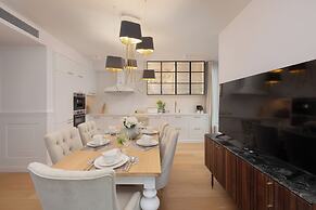 Jantaris Apartment by Renters Prestige