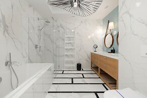 Jantaris Apartment by Renters Prestige