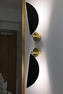 Jantaris Apartment by Renters Prestige