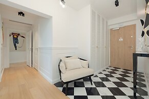 Jantaris Apartment by Renters Prestige