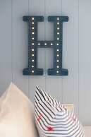 Jantaris Apartment by Renters Prestige