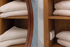 Jantaris Apartment by Renters Prestige