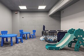 Jantaris Apartment by Renters Prestige