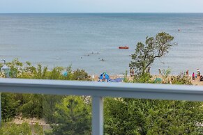 Jantaris Apartment by Renters Prestige