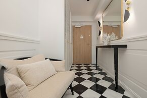 Jantaris Apartment by Renters Prestige