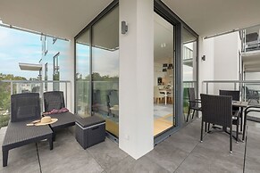 Jantaris Apartment by Renters Prestige