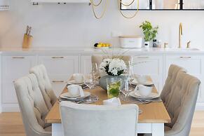 Jantaris Apartment by Renters Prestige