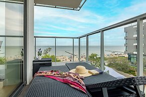 Jantaris Apartment by Renters Prestige