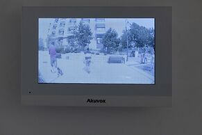 Jantaris Apartment by Renters Prestige