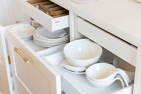 Jantaris Apartment by Renters Prestige