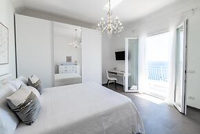 Casa Clara - Modern House With Breathtaking Views of Capri and Positan